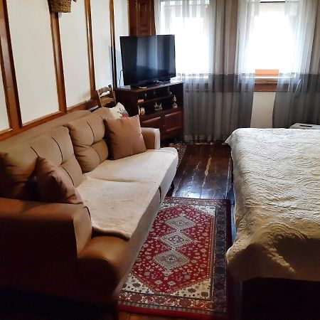 Kulla Dula Guesthouse Gjakova Luaran gambar