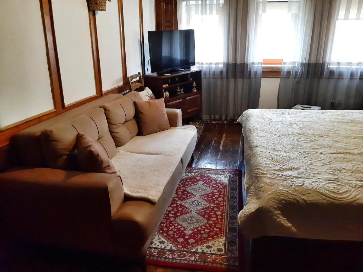 Kulla Dula Guesthouse Gjakova Luaran gambar