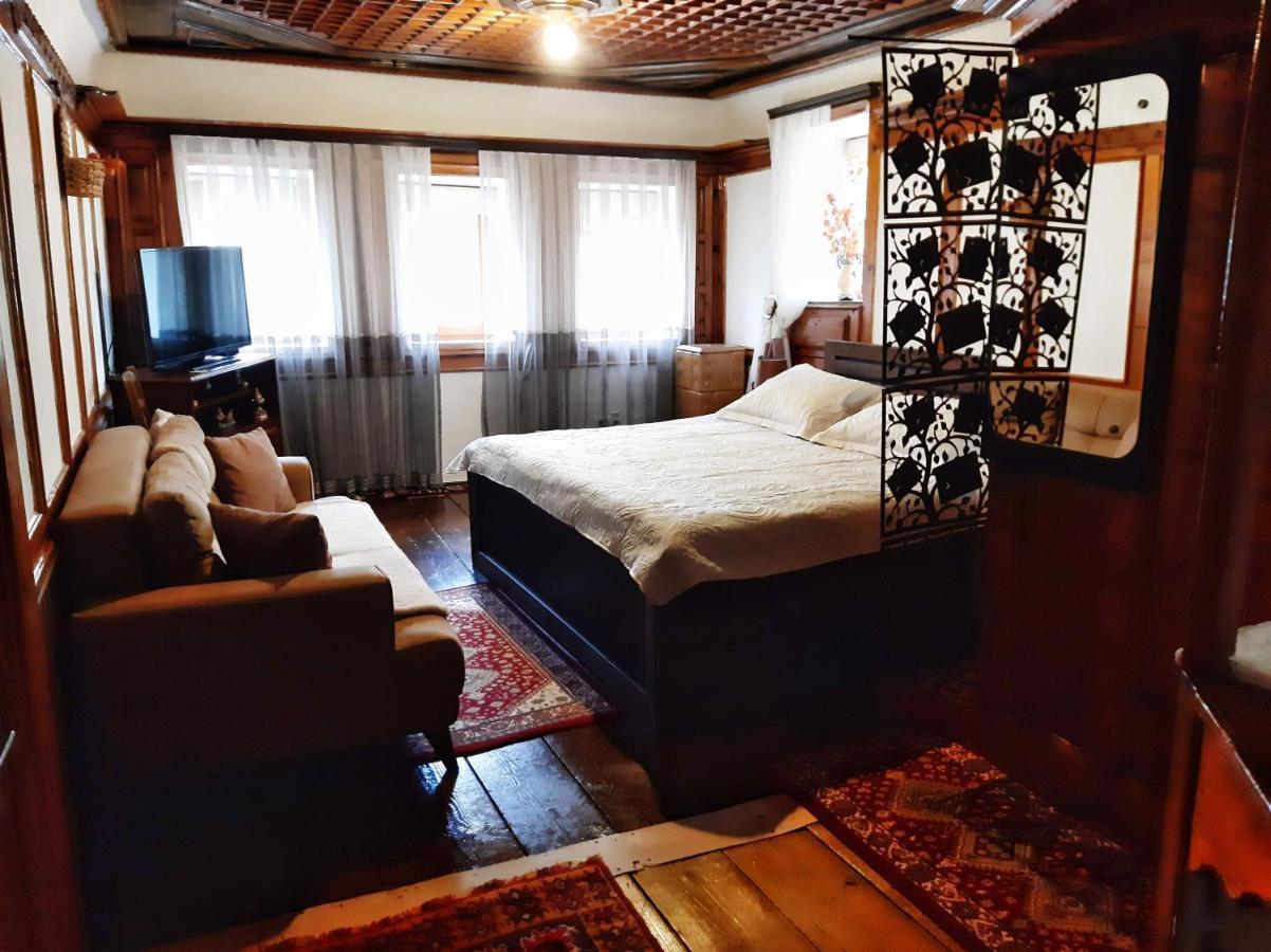 Kulla Dula Guesthouse Gjakova Luaran gambar