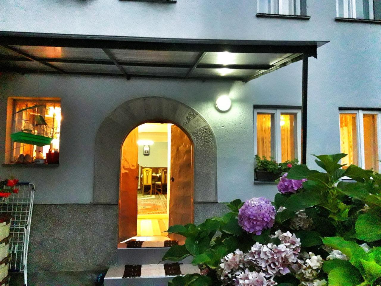 Kulla Dula Guesthouse Gjakova Luaran gambar
