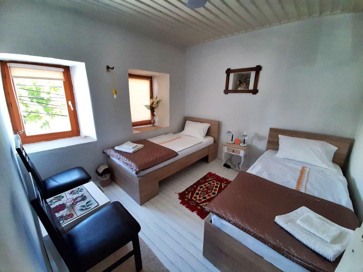 Kulla Dula Guesthouse Gjakova Luaran gambar